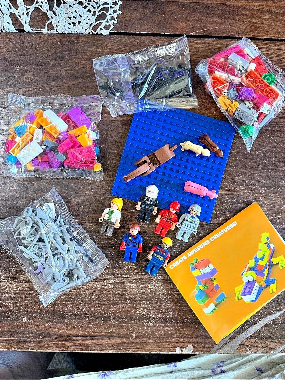 LEGO Building Set with Figures